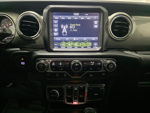 Used 2021 Jeep Wrangler Unlimited Sahara w/ Uconnect 4C Nav & Sound Group image 15