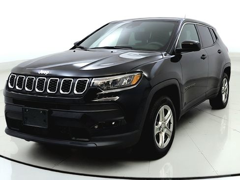 Used 2024 Jeep Compass Sport AWD/4WD image 3