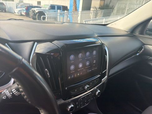 Used 2021 Chevrolet Traverse LT image 10