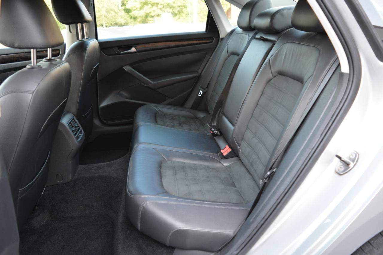 Used 2014 Volkswagen Passat TDI SEL Premium FWD image 12