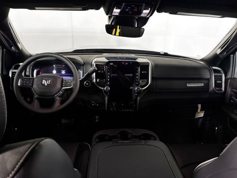 New 2026 RAM 2500 Laramie AWD/4WD image 12