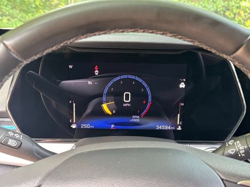 Used 2025 Chevrolet Trax LT w/ LT Convenience Package FWD image 34