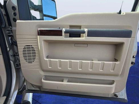 Used 2010 Ford F350 Lariat image 16
