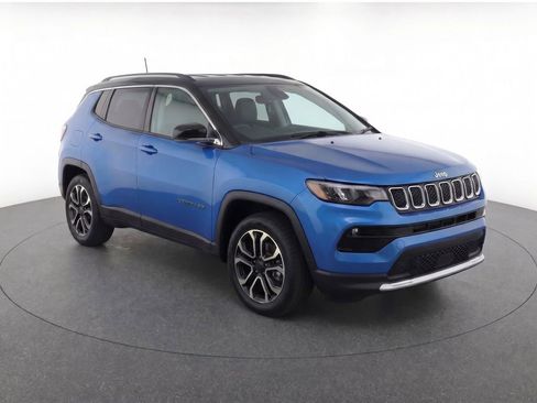 Used 2024 Jeep Compass Limited AWD/4WD image 2
