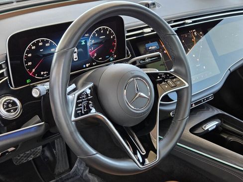 Certified 2024 Mercedes-Benz E 350 4MATIC Sedan w/ MBUS Superscreen Package image 26