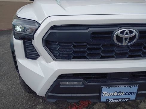 Used 2024 Toyota Tacoma TRD Off-Road AWD/4WD image 11