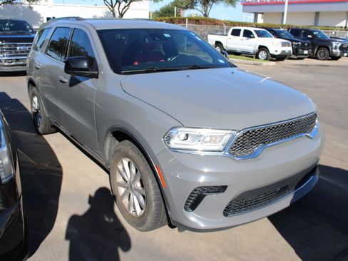 Used 2023 Dodge Durango SXT Launch Edition RWD image 2