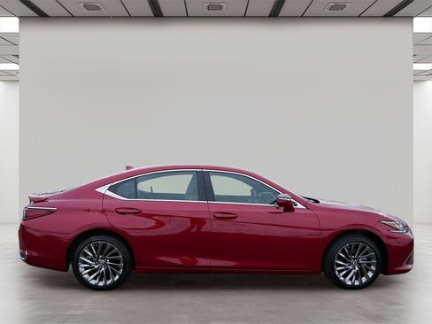 Used 2025 Lexus ES 300h w/ Luxury Package image 6