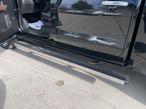 Used 2021 Chevrolet Silverado 1500 High Country w/ Technology Package image 19