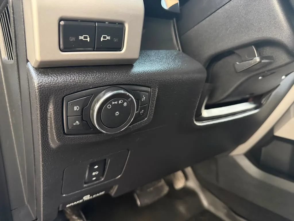 Used 2018 Ford F250 Lariat w/ Chrome Package AWD/4WD image 11