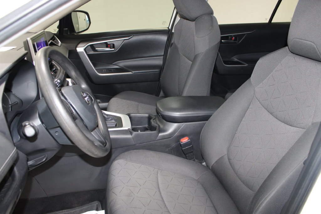 Used 2023 Toyota RAV4 XLE FWD image 14