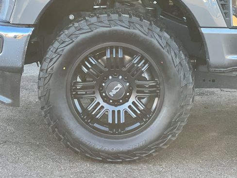 Used 2025 Ford F250 Lariat w/ Chrome Package image 26