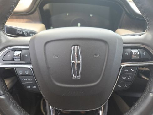 Used 2023 Lincoln Nautilus Reserve AWD/4WD image 30