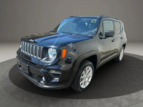 Used 2022 Jeep Renegade Latitude AWD/4WD image 1