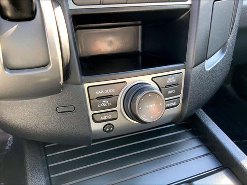 Used 2012 Honda Pilot Touring image 32