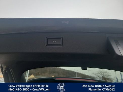 Certified 2025 Volkswagen Tiguan SE image 52