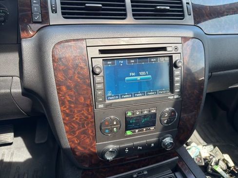 Used 2010 GMC Yukon XL Denali image 19