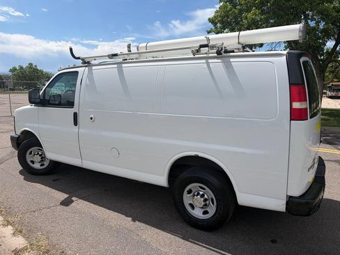Used 2013 Chevrolet Express 2500 RWD image 2