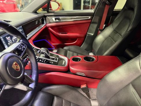 Used 2018 Porsche Panamera 4S image 24
