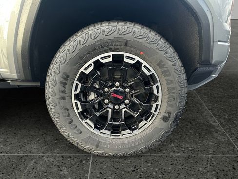 New 2026 GMC Canyon AT4 image 9