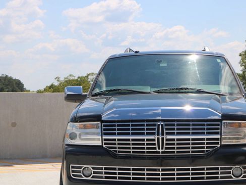 Used 2014 Lincoln Navigator 2WD image 46