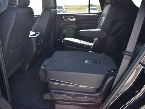 Used 2024 Chevrolet Tahoe Premier AWD/4WD image 21