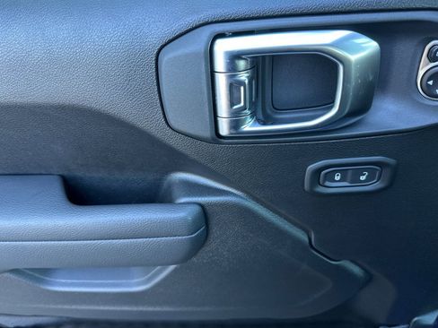 New 2026 Jeep Gladiator Sport image 12