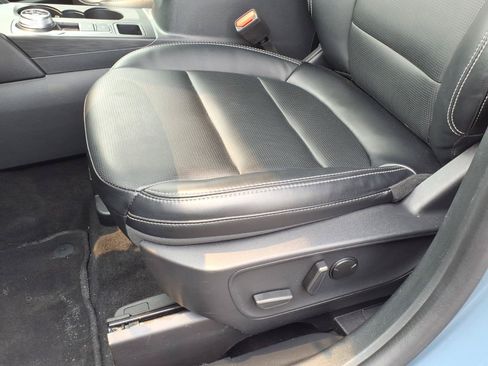 Used 2025 Ford Escape Platinum AWD/4WD image 10
