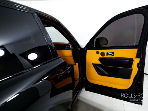 Used 2022 Rolls-Royce Cullinan image 31