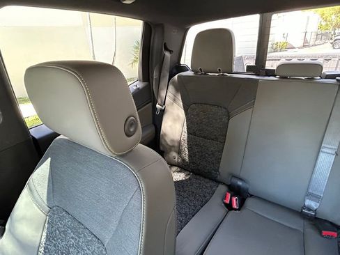 Used 2023 Chevrolet Colorado ZR2 image 12