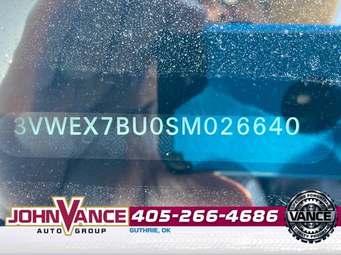 Used 2025 Volkswagen Jetta SE FWD image 12