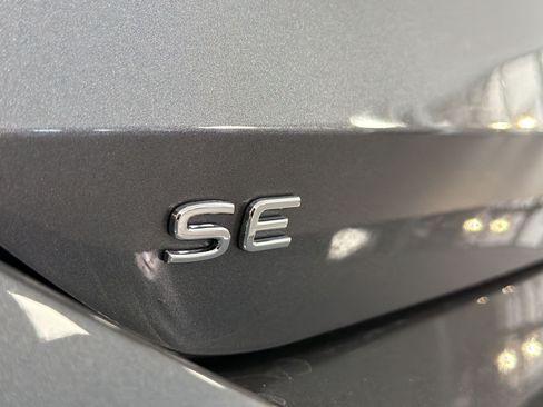 New 2026 Volkswagen Tiguan SE FWD image 34