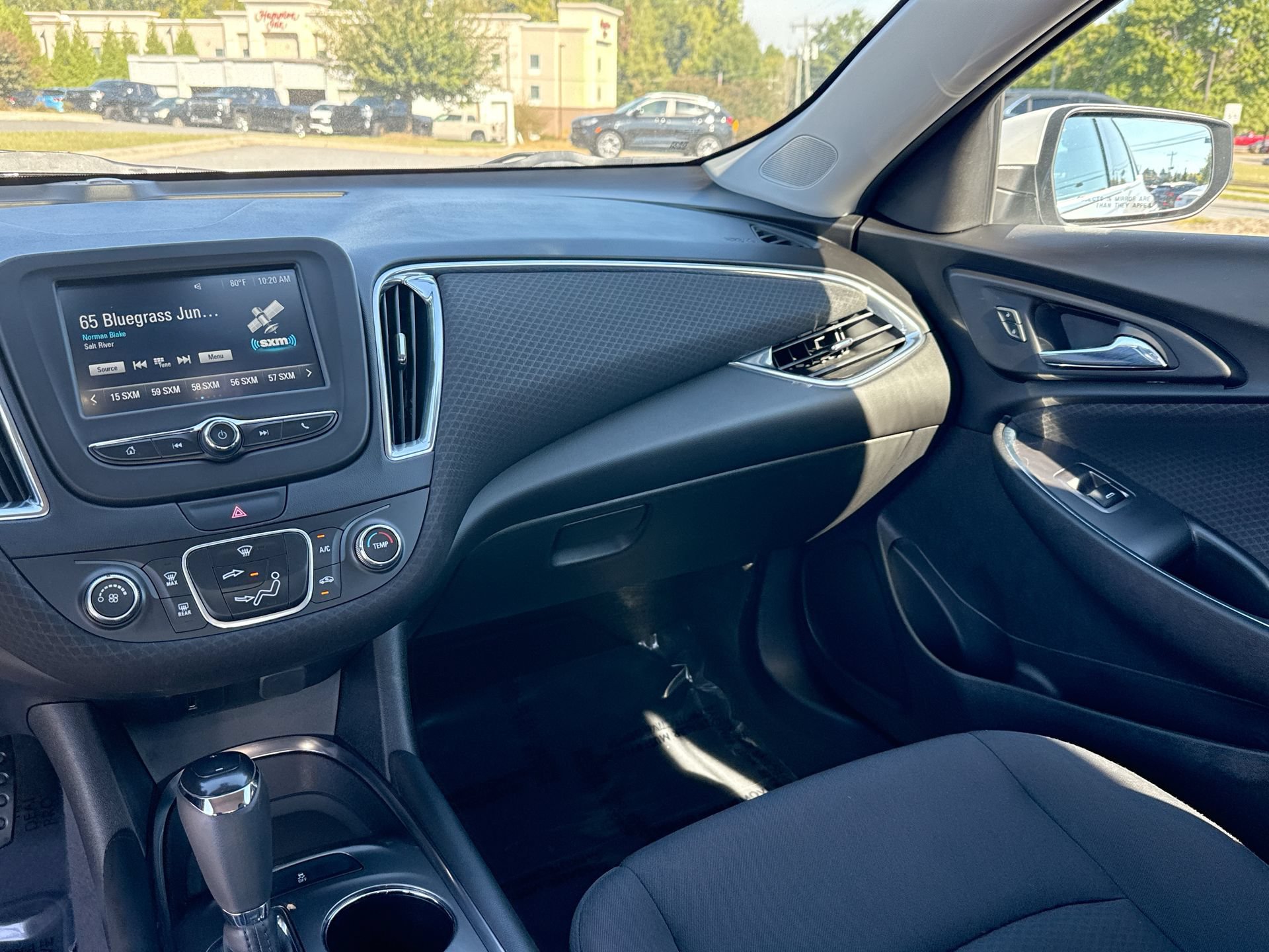 Used 2018 Chevrolet Malibu LT FWD image 24