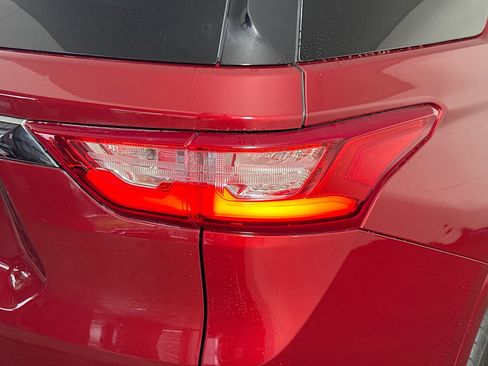 Used 2018 Chevrolet Traverse High Country w/ LPO, Cargo Package AWD/4WD image 34