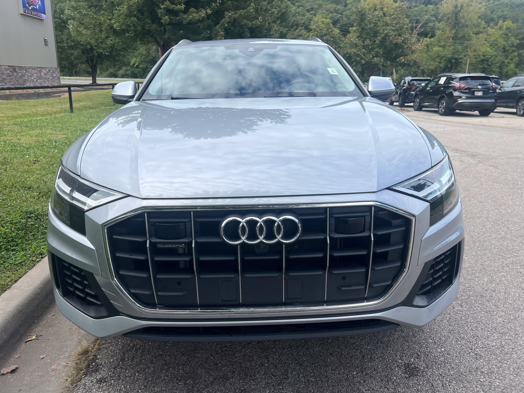 Used 2022 Audi Q8 Premium Plus AWD/4WD image 2