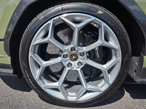 Used 2023 Lamborghini Urus Performante AWD/4WD image 23