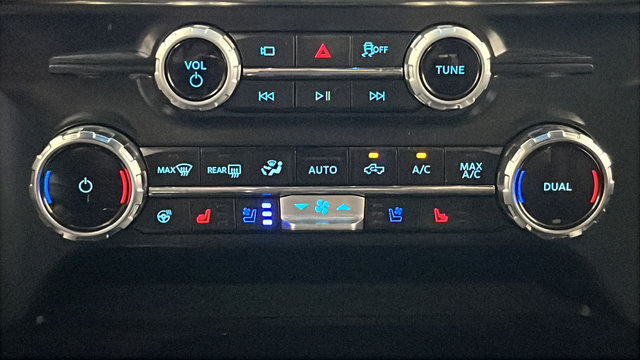 Used 2025 Ford F150 Lariat w/ Equipment Group 502A High AWD/4WD image 19