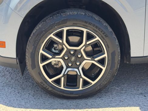 Used 2025 Ford Maverick Lariat w/ 4K Tow Package AWD/4WD image 9