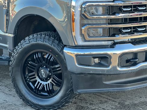 Used 2025 Ford F250 Lariat w/ Chrome Package image 29