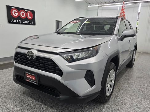 Used 2019 Toyota RAV4 LE image 6