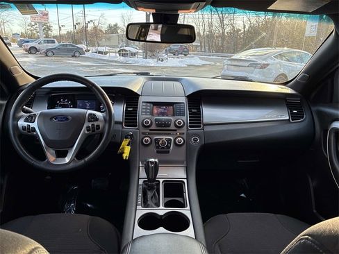 Used 2018 Ford Taurus SEL image 17