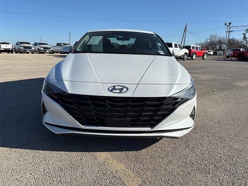 Used 2021 Hyundai Elantra SEL w/ Convenience Package image 2