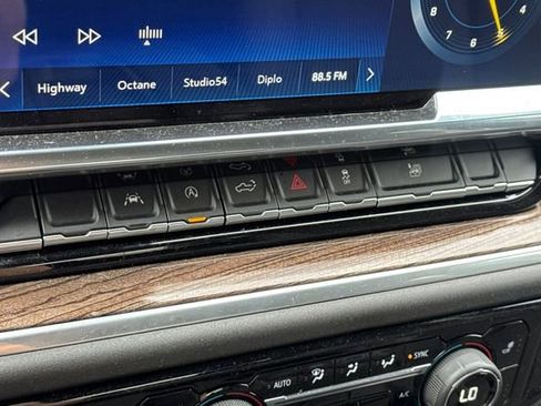 Used 2025 Chevrolet Silverado 1500 LT image 31