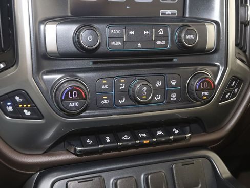 Used 2017 Chevrolet Silverado 1500 LTZ Z71 w/ LTZ Plus Package AWD/4WD image 27