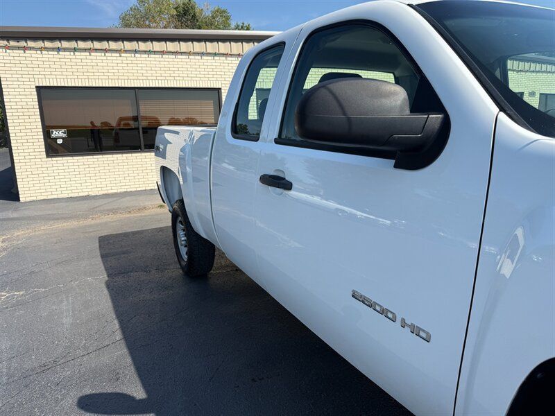 Used 2010 Chevrolet Silverado 2500 W/T AWD/4WD image 24