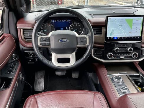 Certified 2024 Ford Expedition Limited image 4