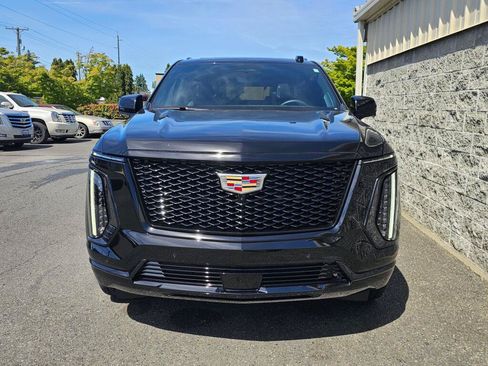 Used 2025 Cadillac Escalade Sport Platinum AWD/4WD image 11