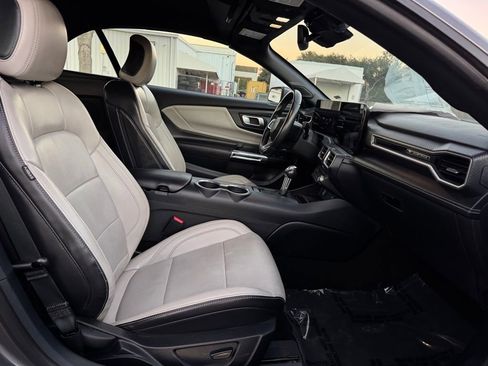 Used 2024 Ford Mustang Premium image 16