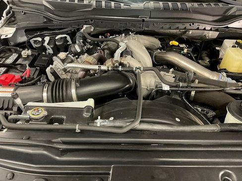 Used 2022 Ford F350 Lariat w/ Lariat Value Package image 7