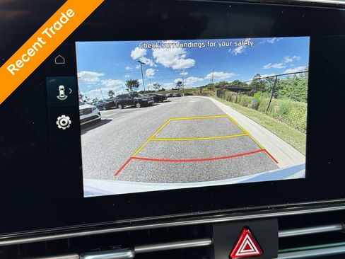 Used 2025 Hyundai Elantra Limited image 5